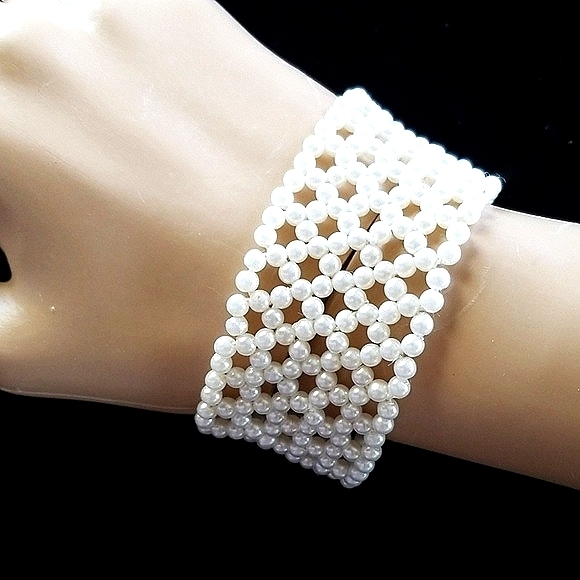 Vintage Faux Pearl Beaded Stretch Bracelet - Picture 4 of 10